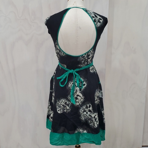 Colcci Gorgeous Black Floral Retro Dress Size Small - Picture 4 of 10